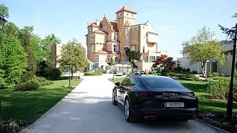 Schloss Mönchstein Hotel