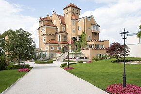 Schloss Mönchstein Hotel