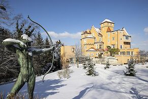 Schloss Mönchstein Hotel
