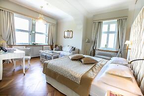 Schloss Mönchstein Hotel