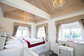 Schloss Mönchstein Hotel