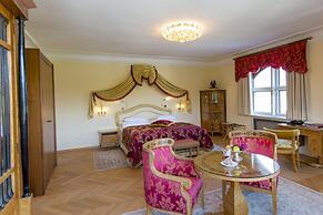 Schloss Mönchstein Hotel