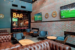 Courtyard By Marriott Detroit Downtown