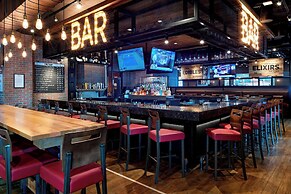 Courtyard By Marriott Detroit Downtown