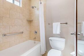 Best Western Plus Stovall's Inn