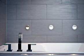 Leslie Hotel Ocean Drive