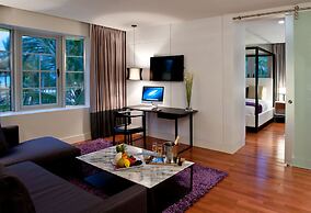 Leslie Hotel Ocean Drive