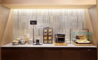 Embassy Suites by Hilton Crystal City National Airport