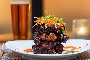 Embassy Suites by Hilton Crystal City National Airport