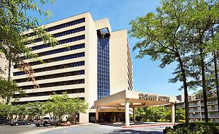 Embassy Suites by Hilton Crystal City National Airport