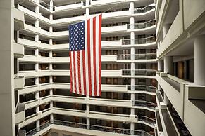 Embassy Suites by Hilton Crystal City National Airport