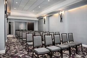 Embassy Suites by Hilton Crystal City National Airport