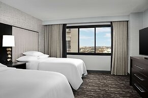 Embassy Suites by Hilton Crystal City National Airport