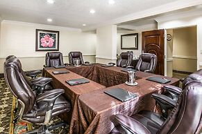 Comfort Suites Paradise Island