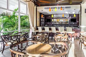 Comfort Suites Paradise Island