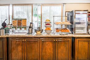 Comfort Suites Paradise Island