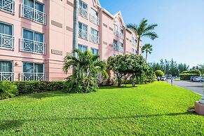 Comfort Suites Paradise Island