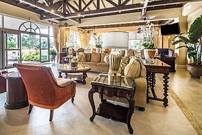 Comfort Suites Paradise Island