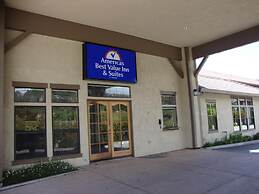 The Miramar Inn & Suites