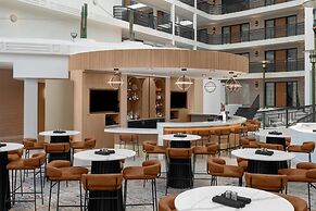 Embassy Suites by Hilton Phoenix Biltmore