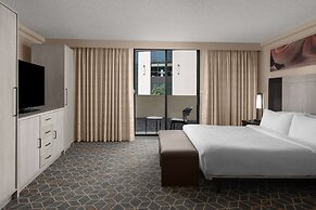 Embassy Suites by Hilton Phoenix Biltmore