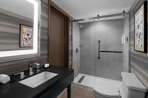 Embassy Suites by Hilton Phoenix Biltmore