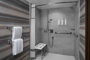 Embassy Suites by Hilton Phoenix Biltmore