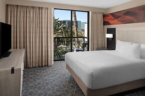 Embassy Suites by Hilton Phoenix Biltmore