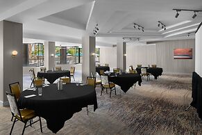 Embassy Suites by Hilton Phoenix Biltmore