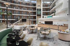 Embassy Suites by Hilton Phoenix Biltmore