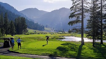 Everline Resort & Spa Lake Tahoe