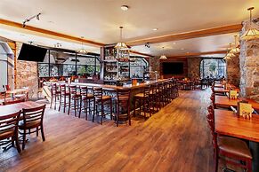Everline Resort and Spa, Lake Tahoe
