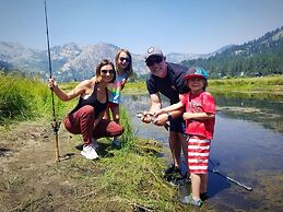 Everline Resort and Spa, Lake Tahoe