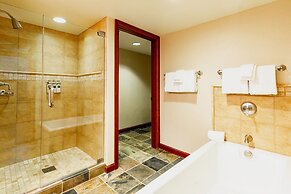 Everline Resort and Spa, Lake Tahoe