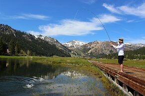 Everline Resort and Spa, Lake Tahoe