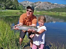 Everline Resort and Spa, Lake Tahoe