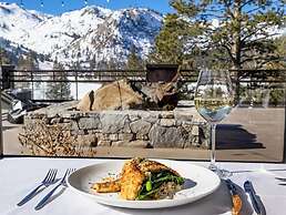 Everline Resort and Spa, Lake Tahoe