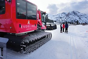 Everline Resort and Spa, Lake Tahoe