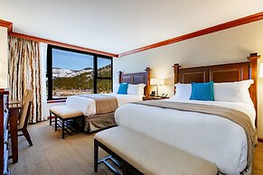 Everline Resort and Spa, Lake Tahoe
