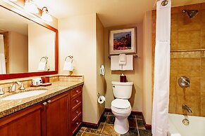 Everline Resort and Spa, Lake Tahoe