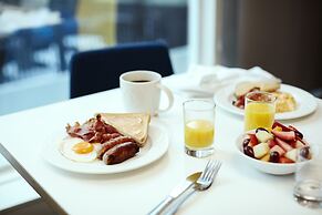 Holiday Inn and Suites Winnipeg Downtown by IHG