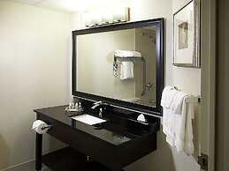 Holiday Inn and Suites Winnipeg Downtown by IHG