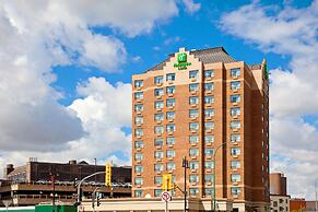 Holiday Inn and Suites Winnipeg Downtown by IHG