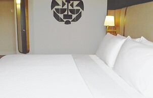 Holiday Inn and Suites Winnipeg Downtown by IHG