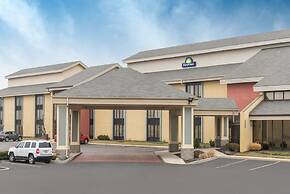 Days Inn by Wyndham Indianapolis Northeast