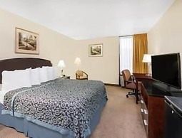 Days Inn by Wyndham Indianapolis Northeast