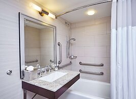 DoubleTree by Hilton Washington DC - Crystal City