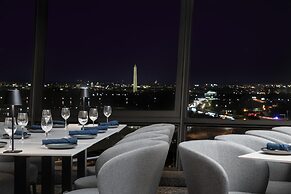 DoubleTree by Hilton Washington DC - Crystal City