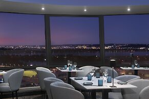 DoubleTree by Hilton Washington DC - Crystal City