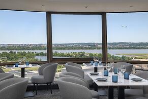 DoubleTree by Hilton Washington DC - Crystal City